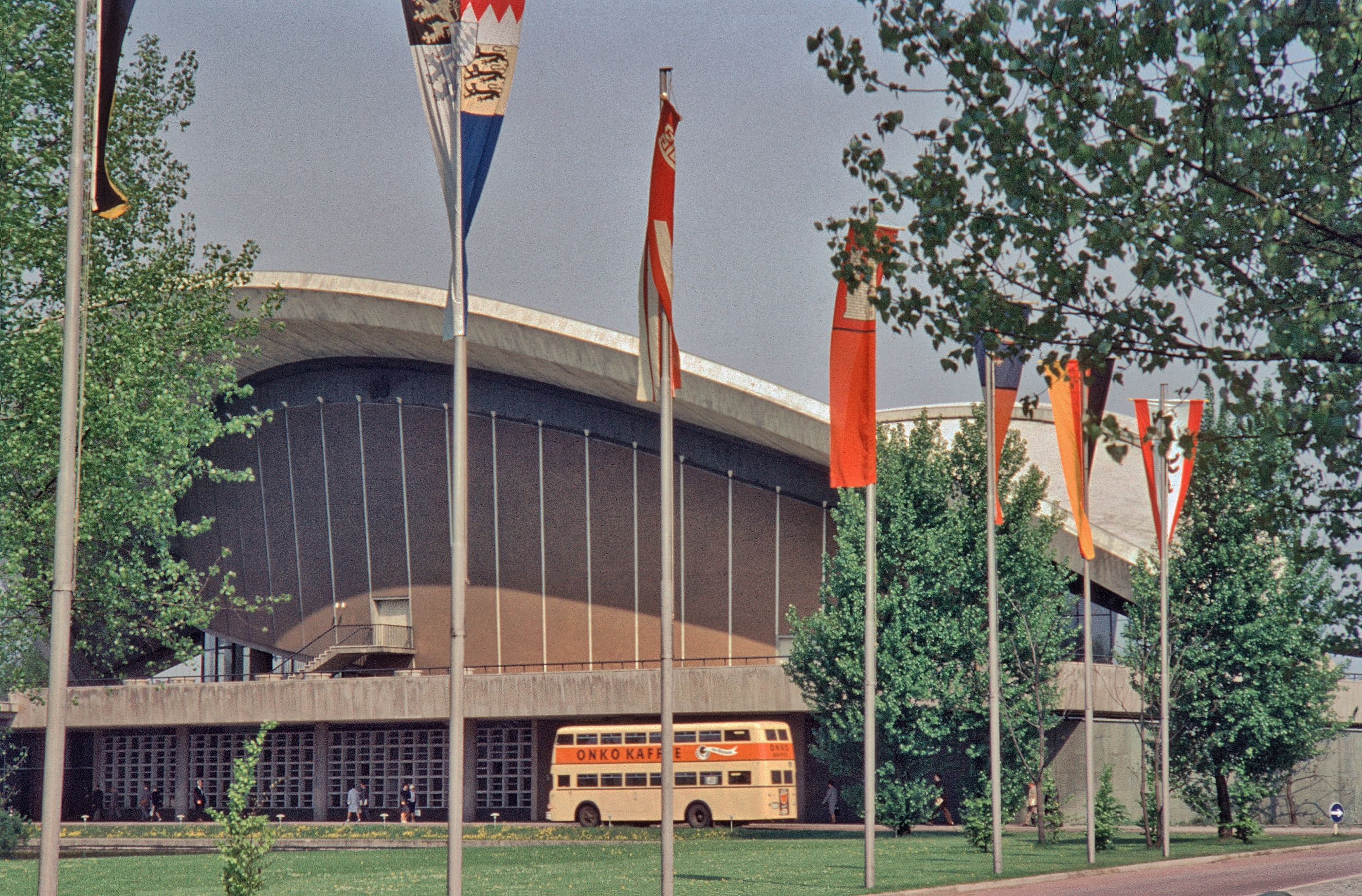 Berlin 60er-Jahre - Kongresshalle 'Schwangere Auster'
