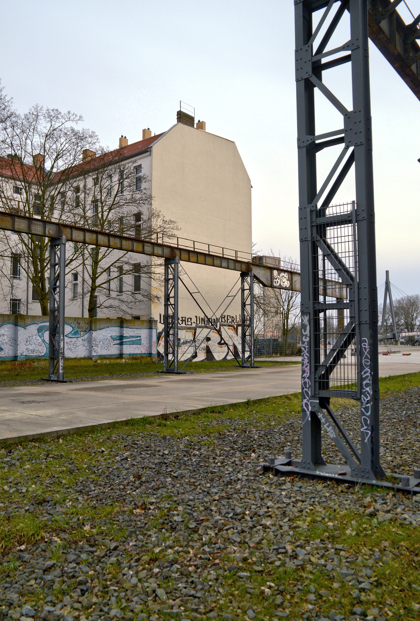 Schoeneweide, Spreepolis, Krananlage, Platz am Kaisersteg