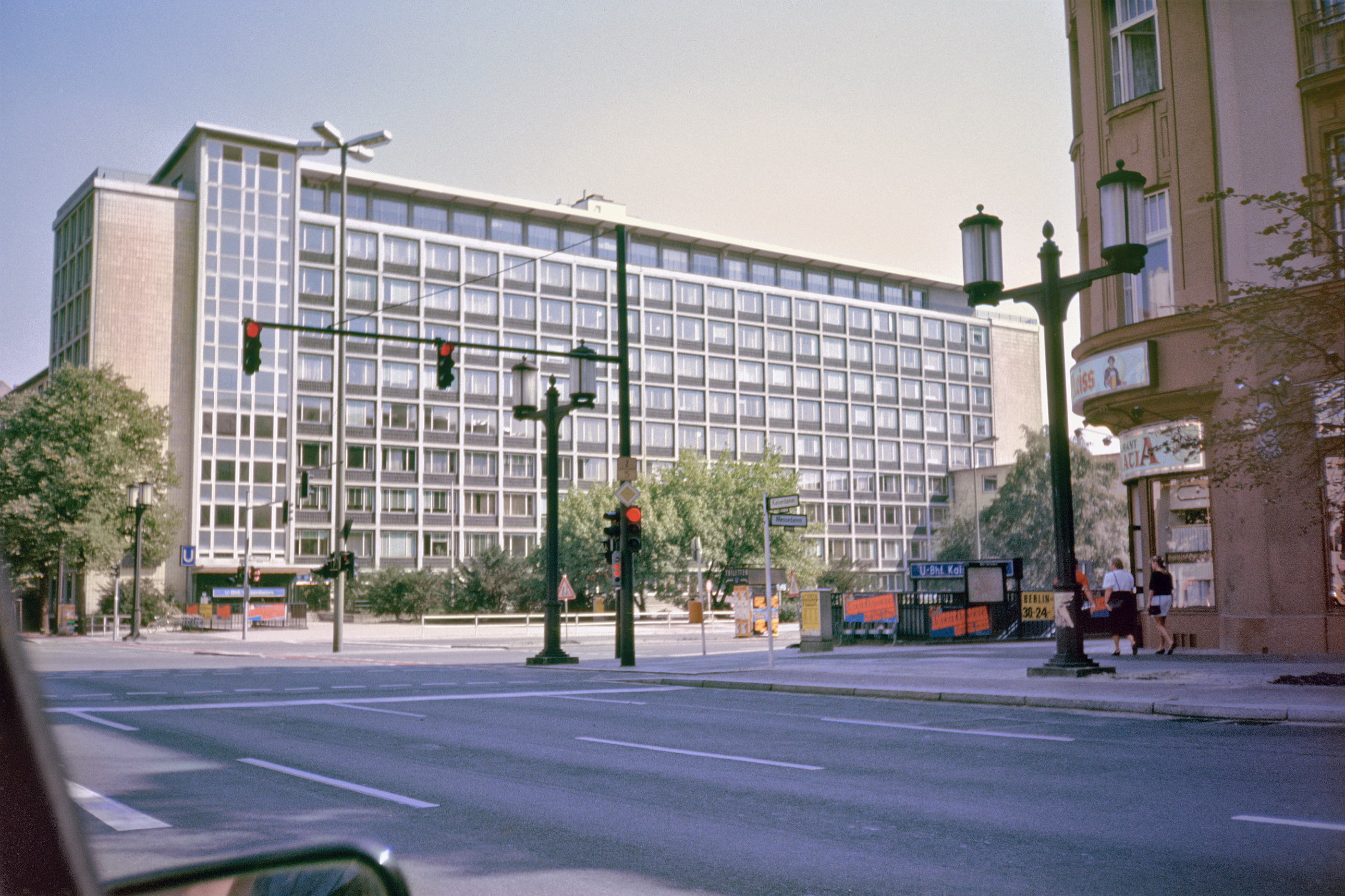 Berlin 1989, Blick aus Audi auf Ecke Kaiserdamm, Messedamm