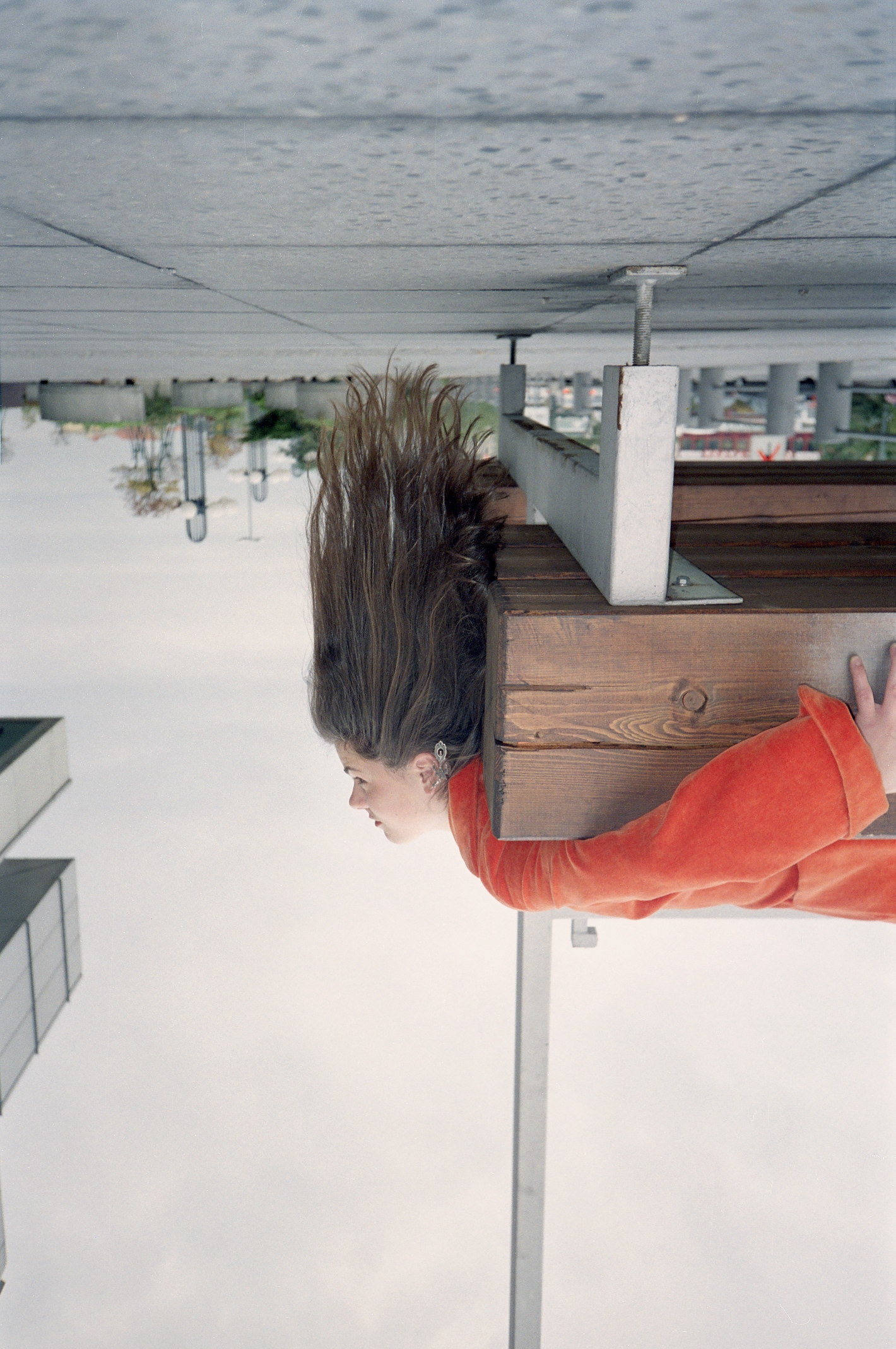 Auf-Bank-am-Messedamm-Ueberblendbild-ueberkopf