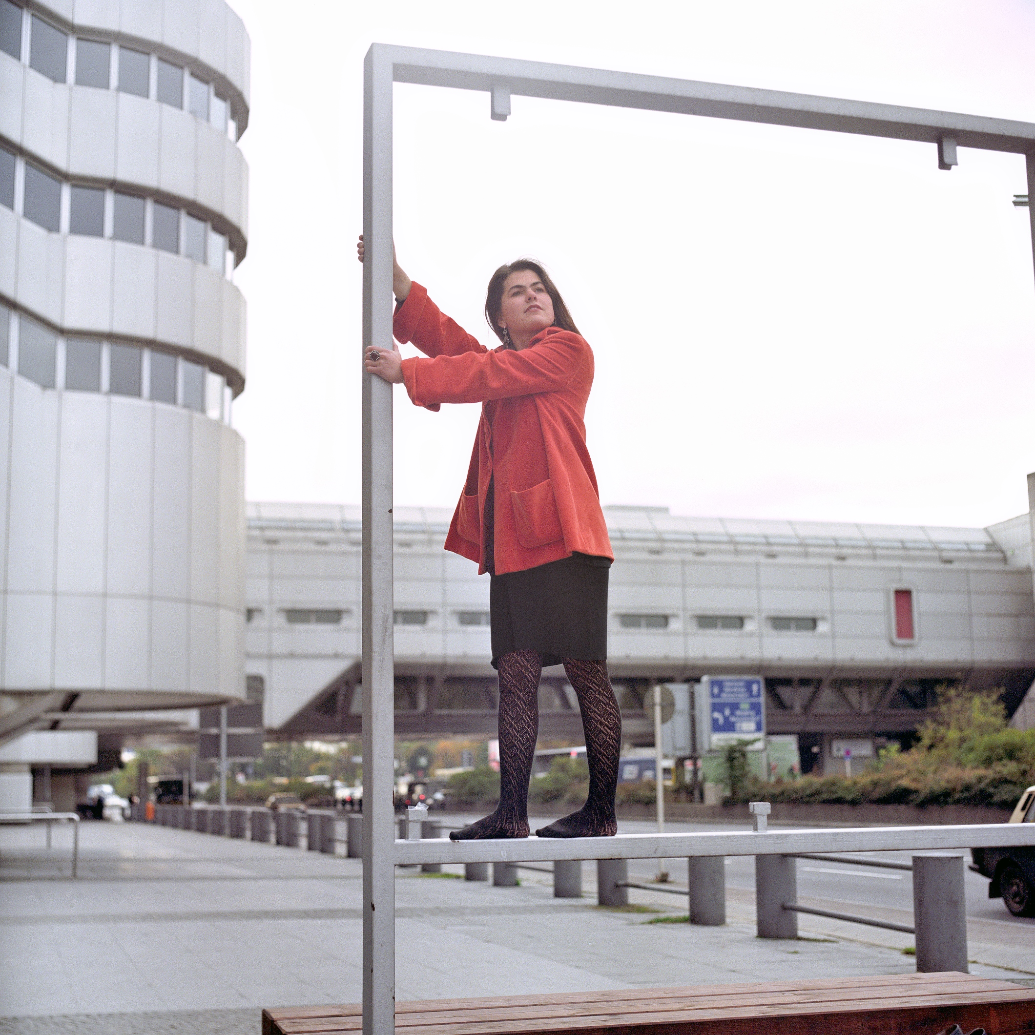 ICC-Bruecke-ueber-Messedamm-im-Rahmen-Ueberblendbild-A