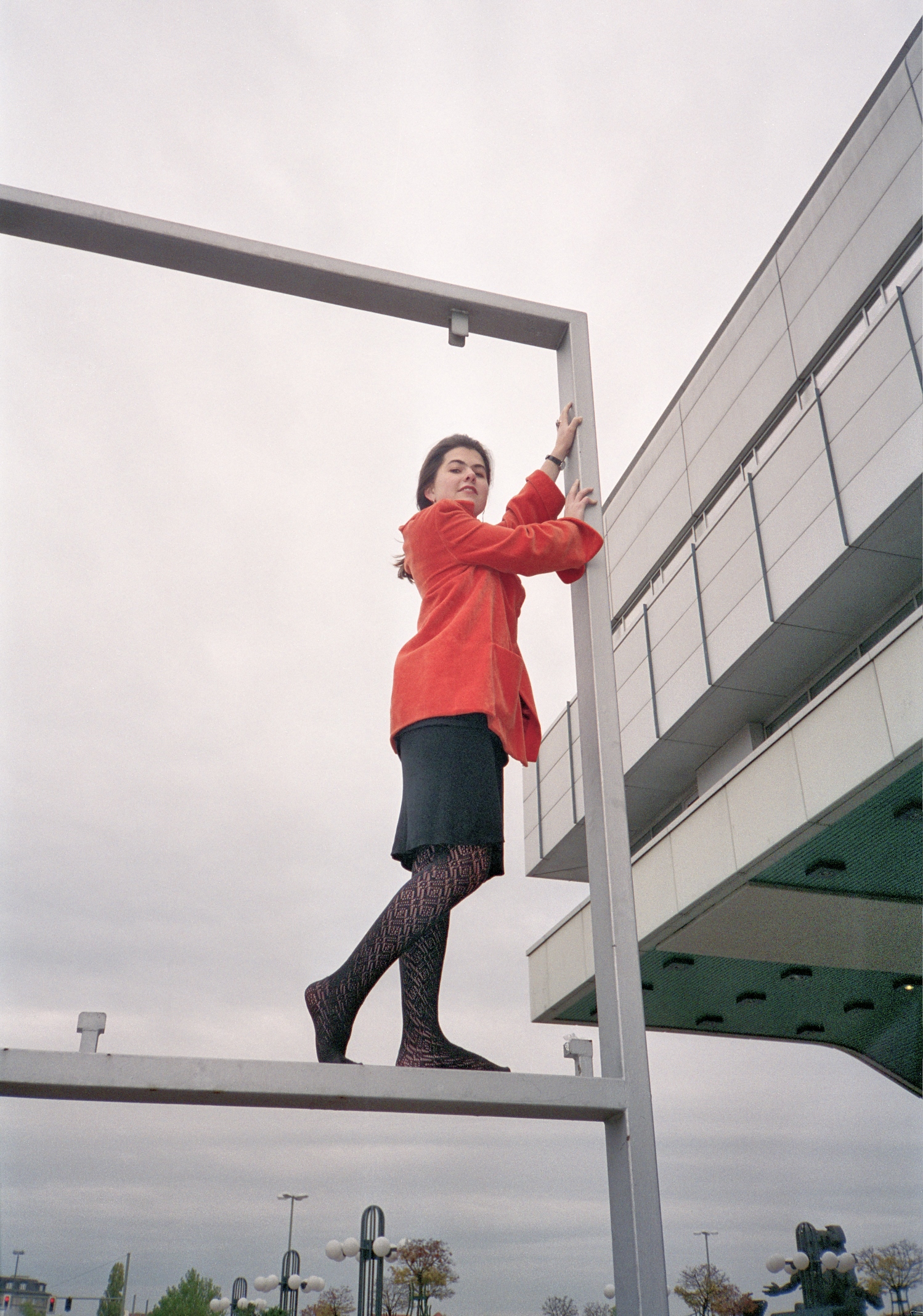 Im-Rahmen-stehend-am-Messedamm-Ueberblendbild-A