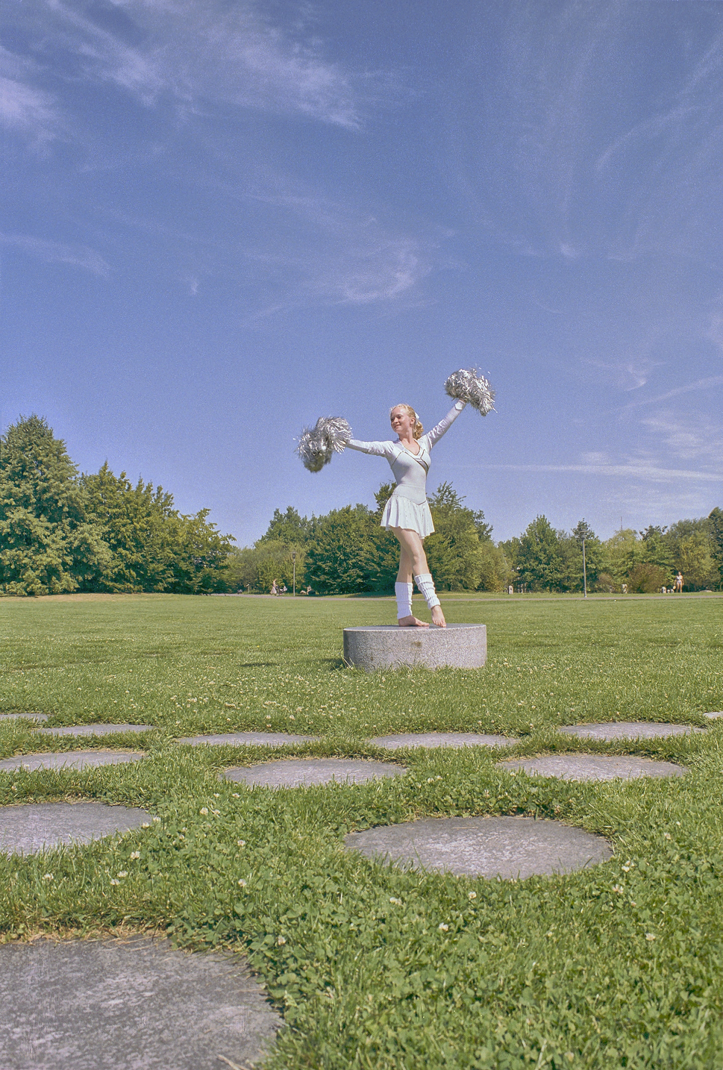 Britzer Garten, Skulptur Mondjahr