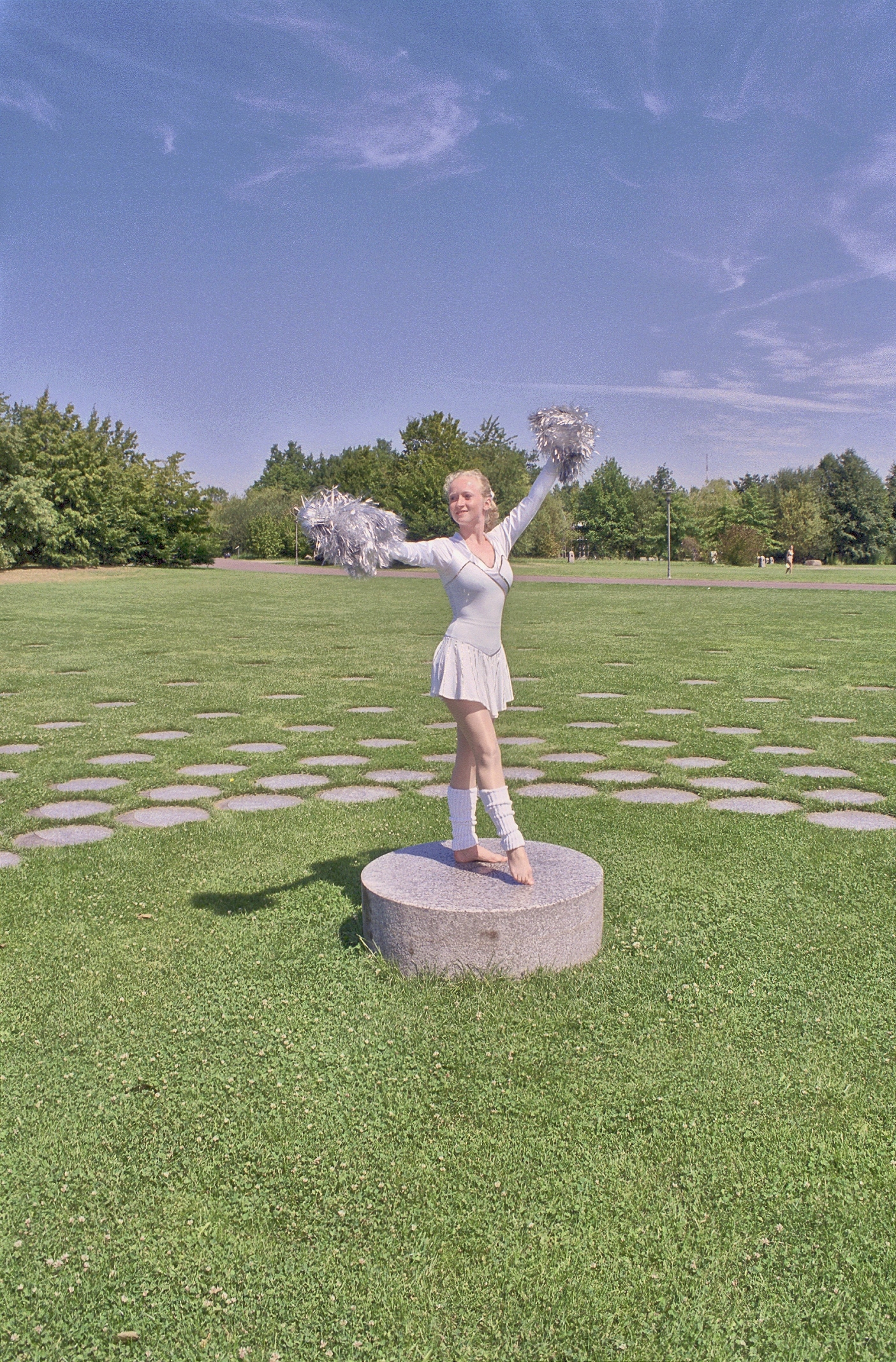 Britzer Garten, Skulptur Mondjahr