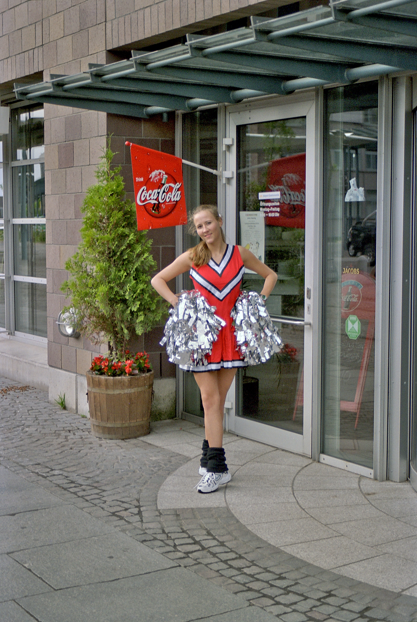Flughafen-Bremen, Flughafenallee, Eingang zur Cafteria