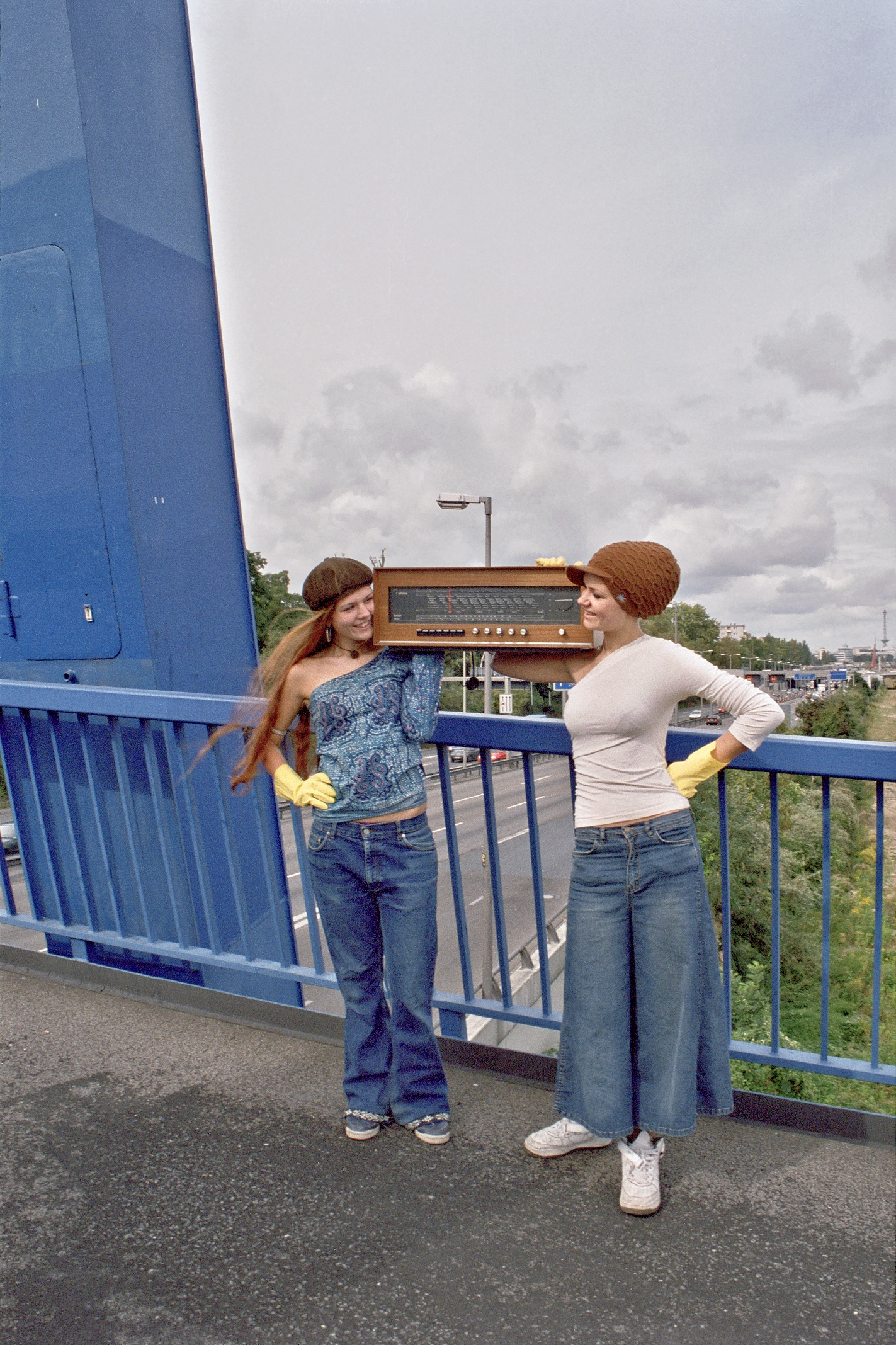 Fussgngerbrcke 'Hoher Bogen', A100, 60er-Jahre-Radio