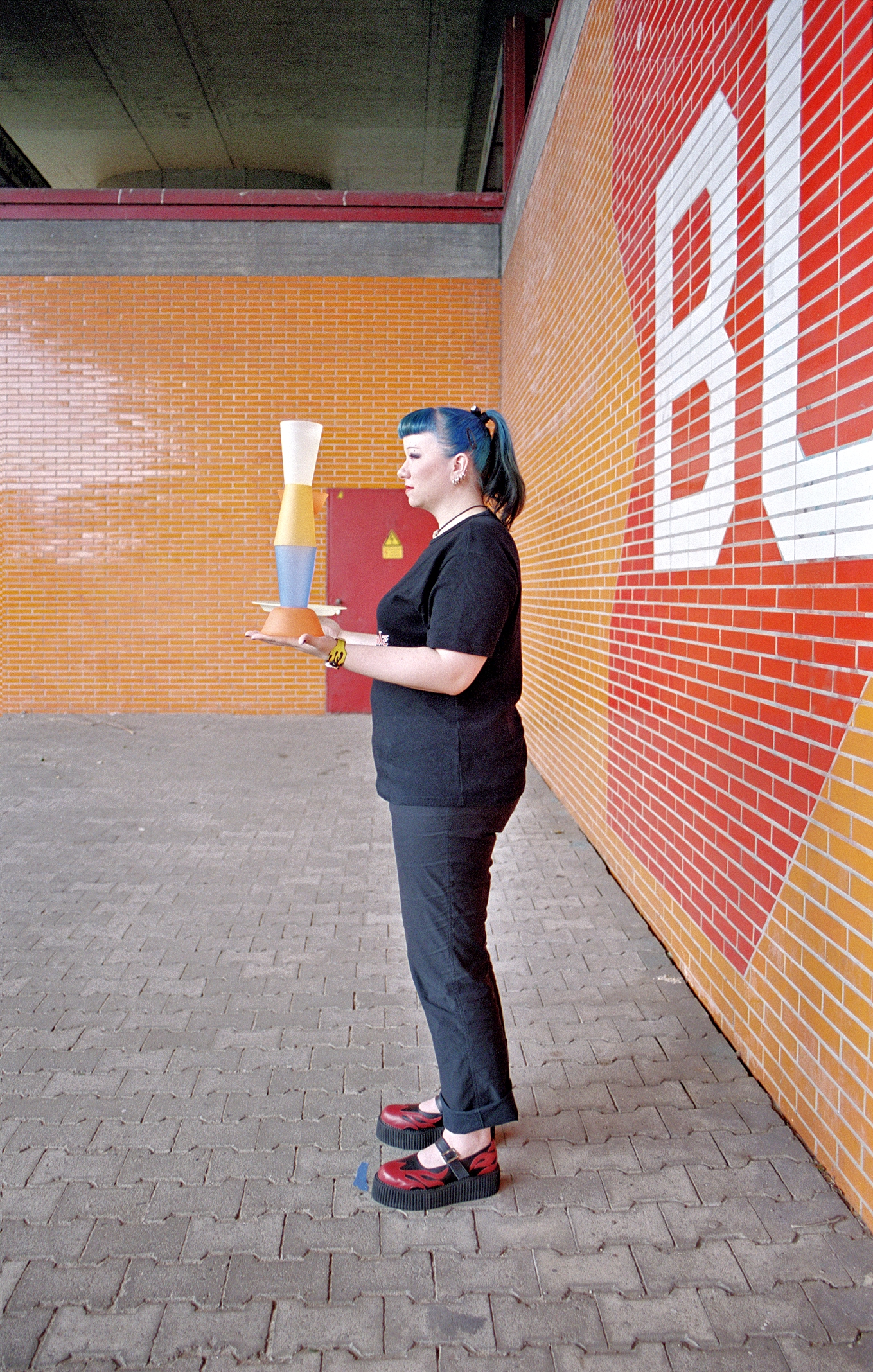 Jakob-Kaiser-Platz, Bus-Umsteigeanlage, Geschirr, Tegeler Weg