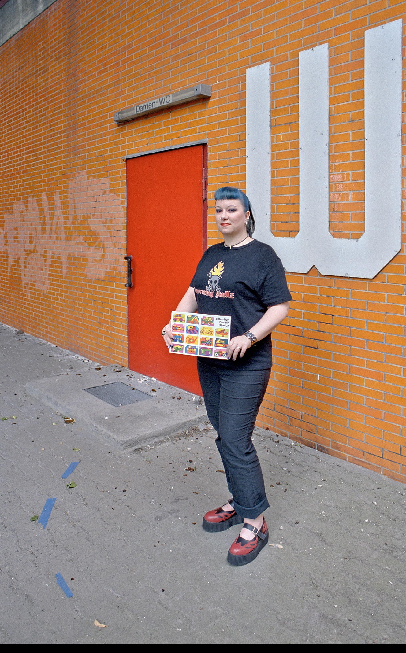 Jakob-Kaiser-Platz, WC innerhalb der Bus-Umsteige- und Treppenanlage