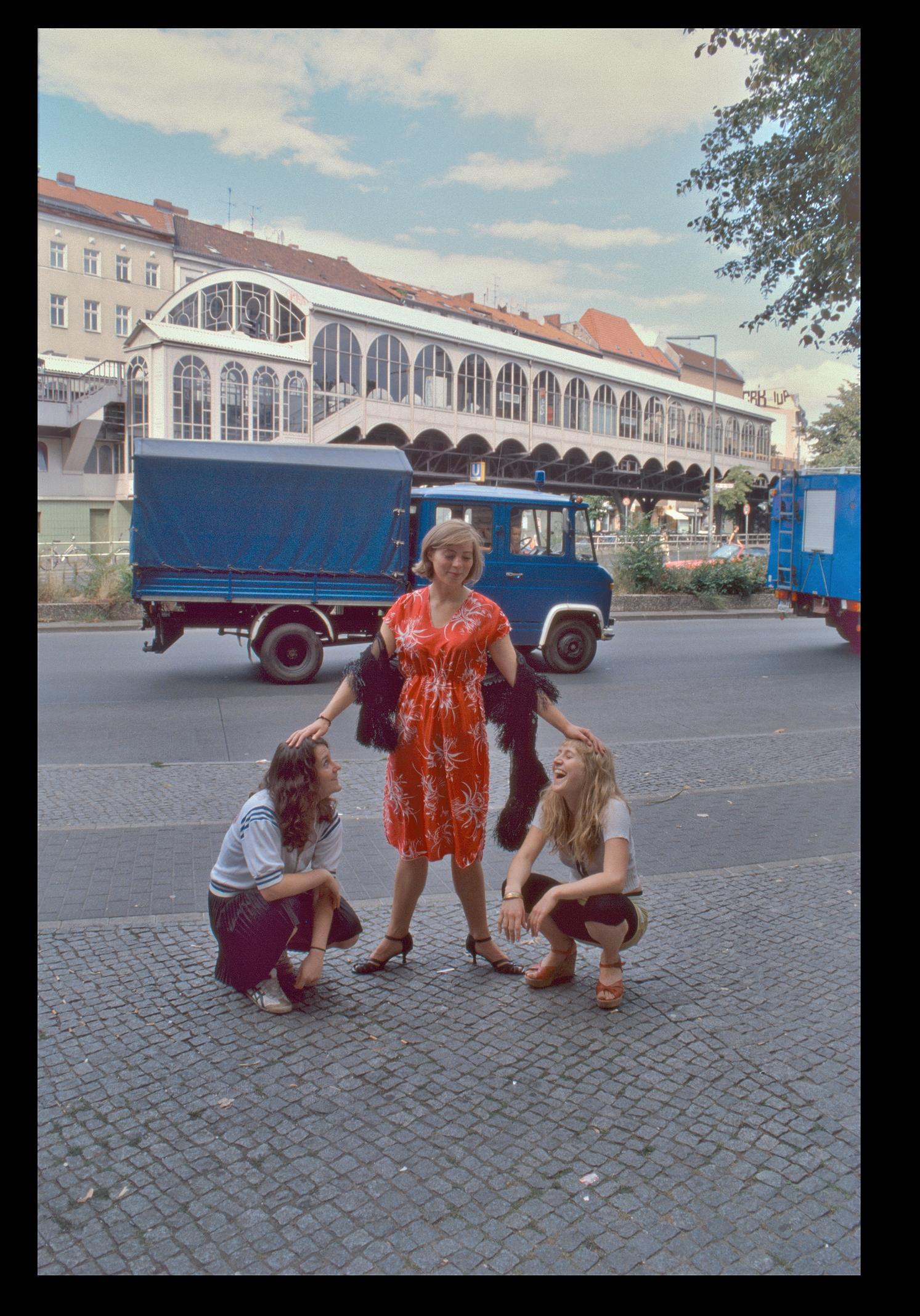 Goerlitzer-Bahnhof-THW-LKW-Ueberblendbild-B