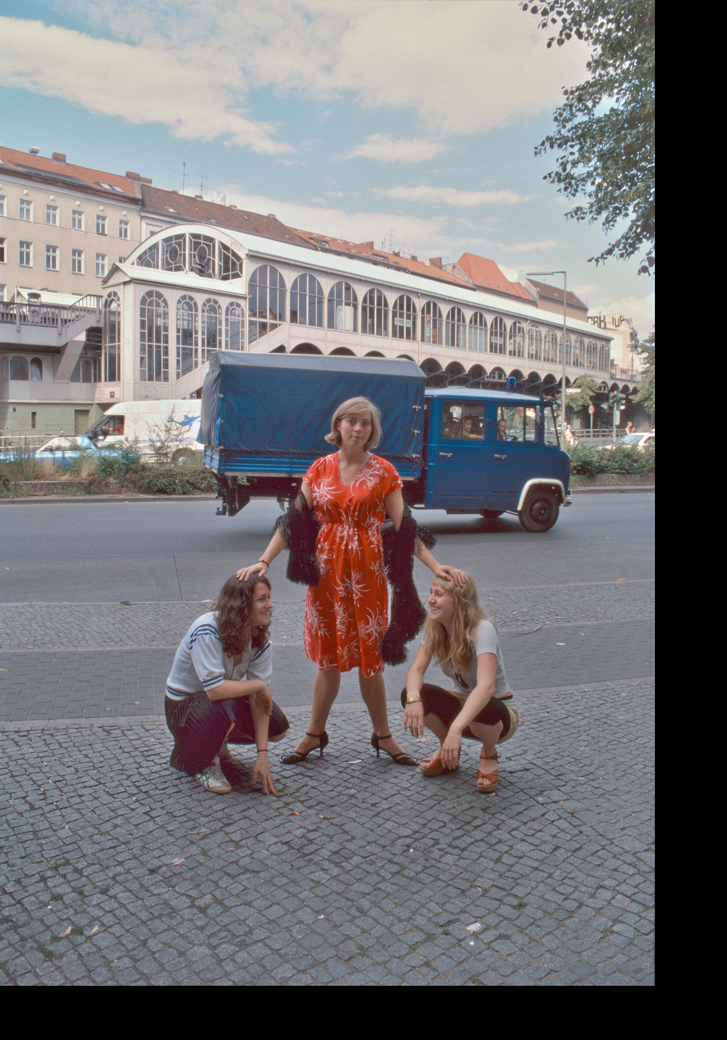 Goerlitzer-Bahnhof-THW-LKW-3x-Ueberblendbild