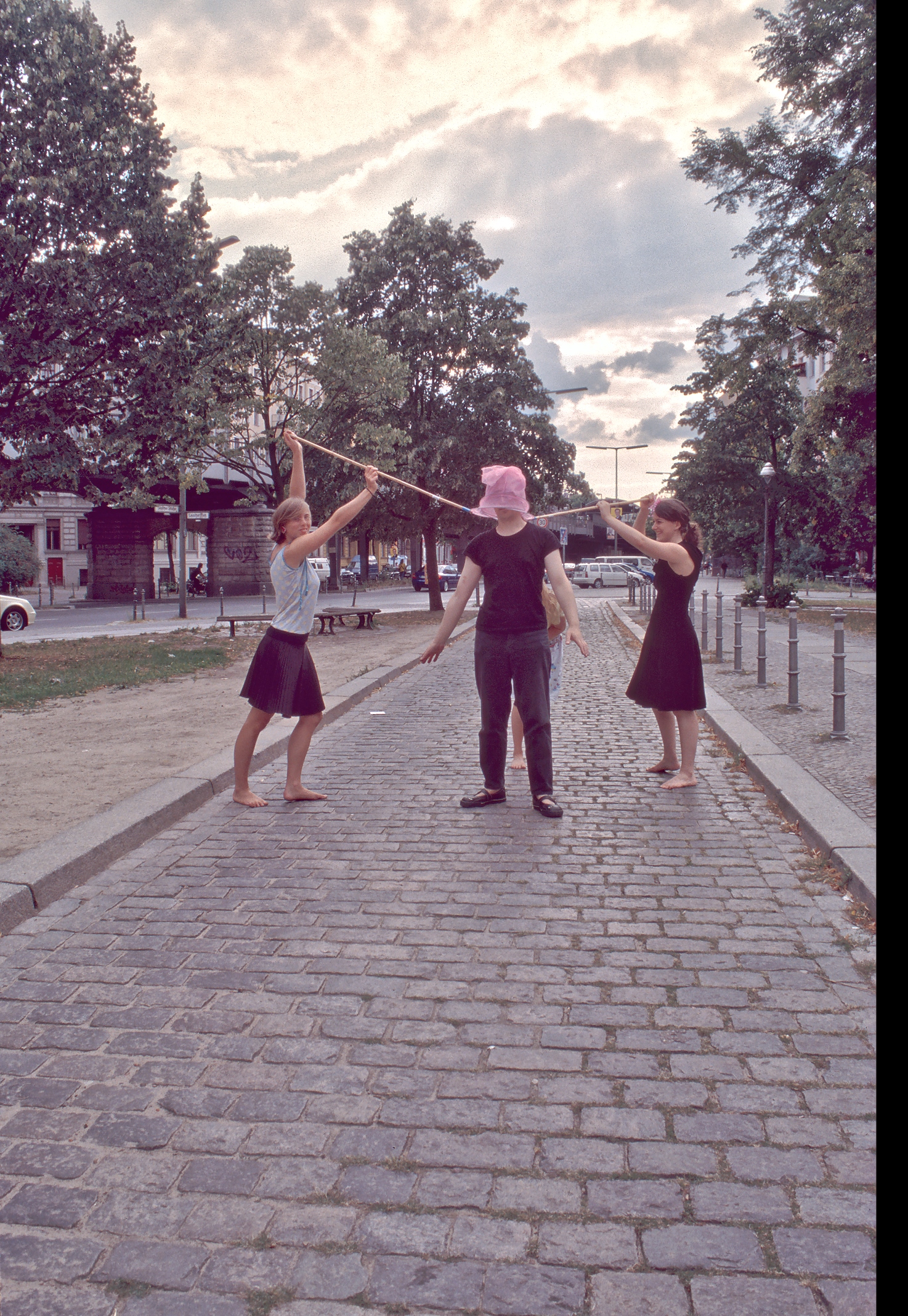 Goerlitzer-Bahnhof--Lausitzer-Platz--Netzfang-Blickrichtung-Stadt--3x-Ueberblende