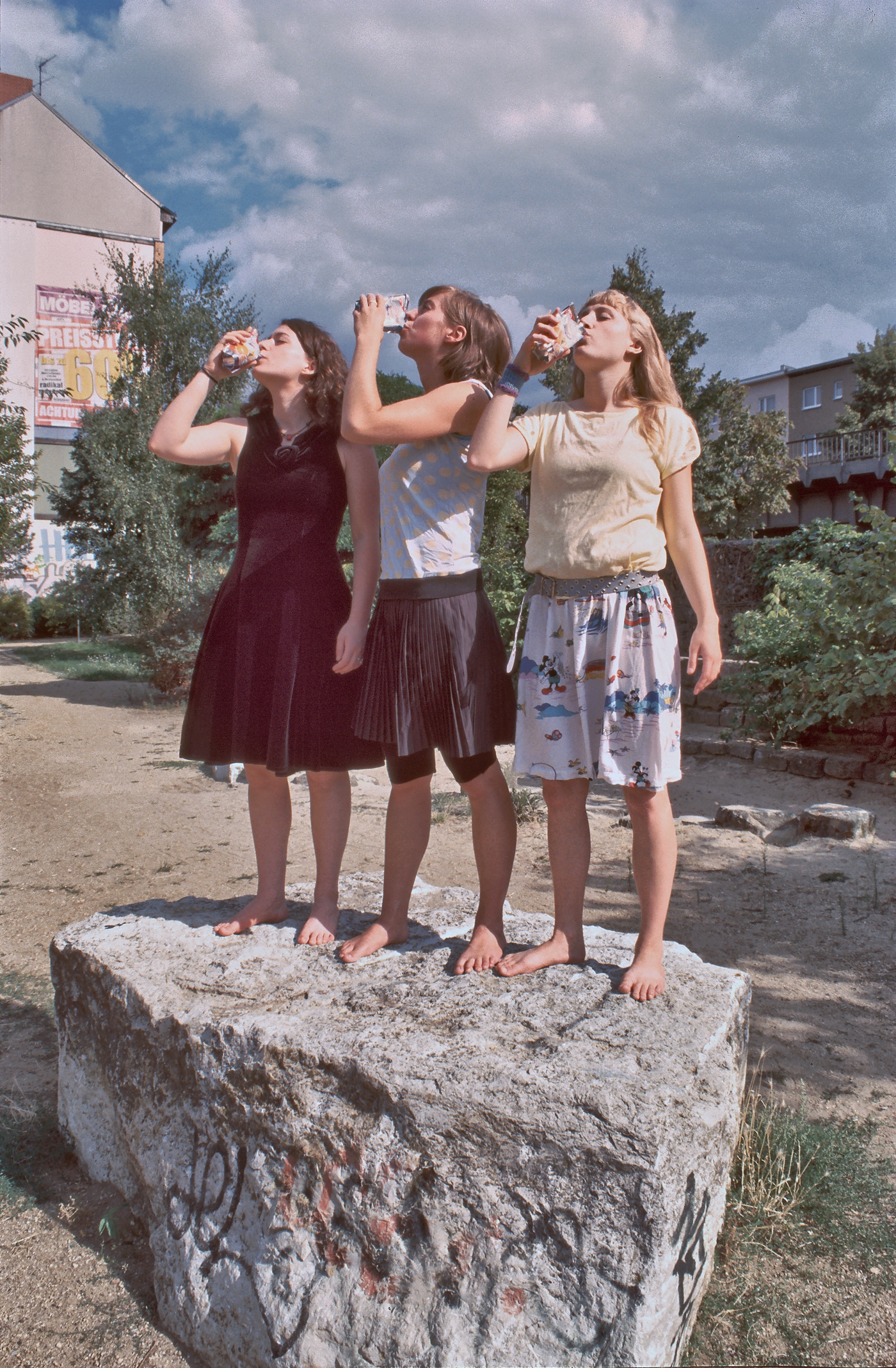 Skalitzer Park, Stein, trinken