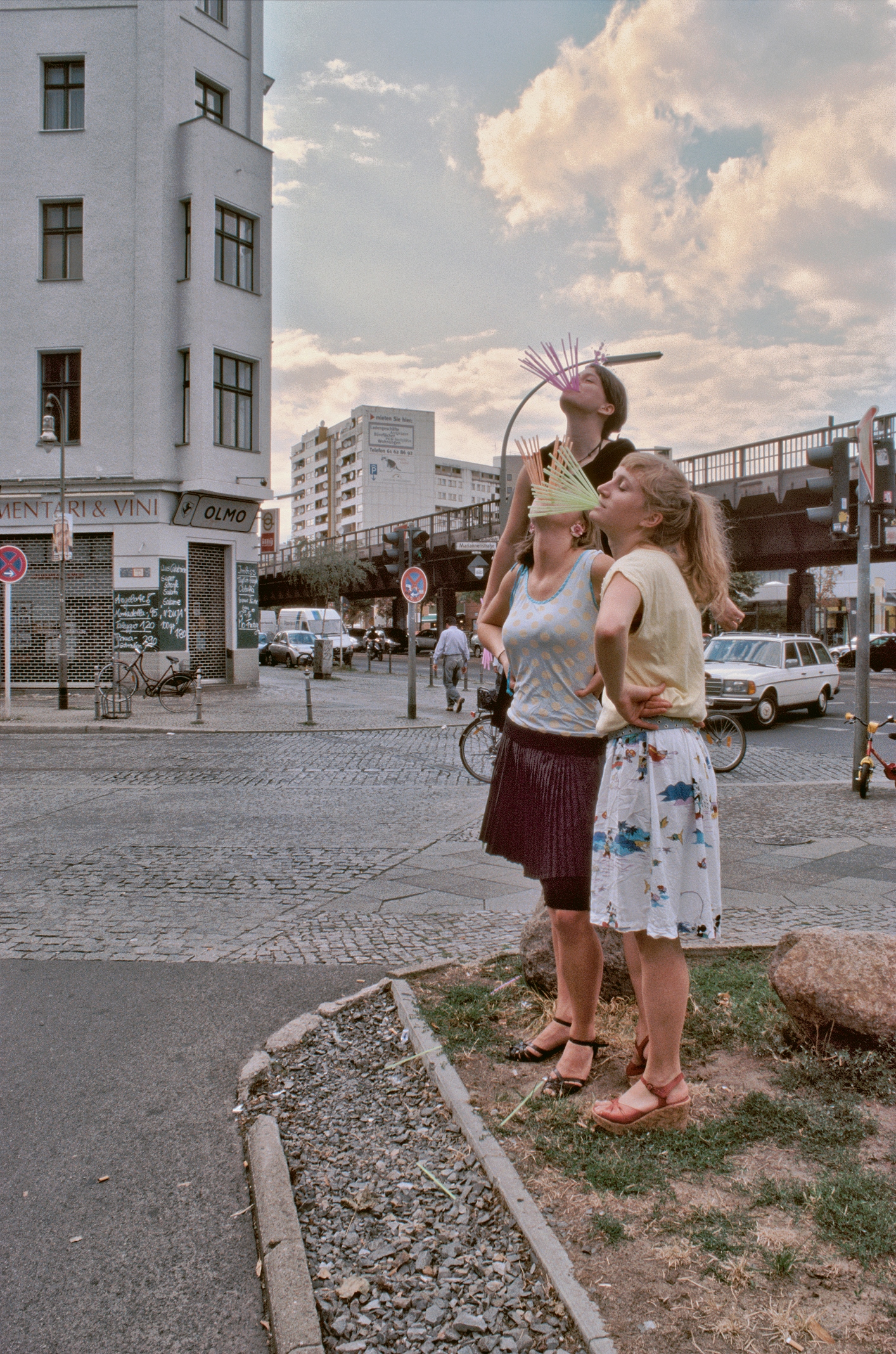 Skalitzer Strasse, Ecke Mairannenstrasse, Strohhalme
