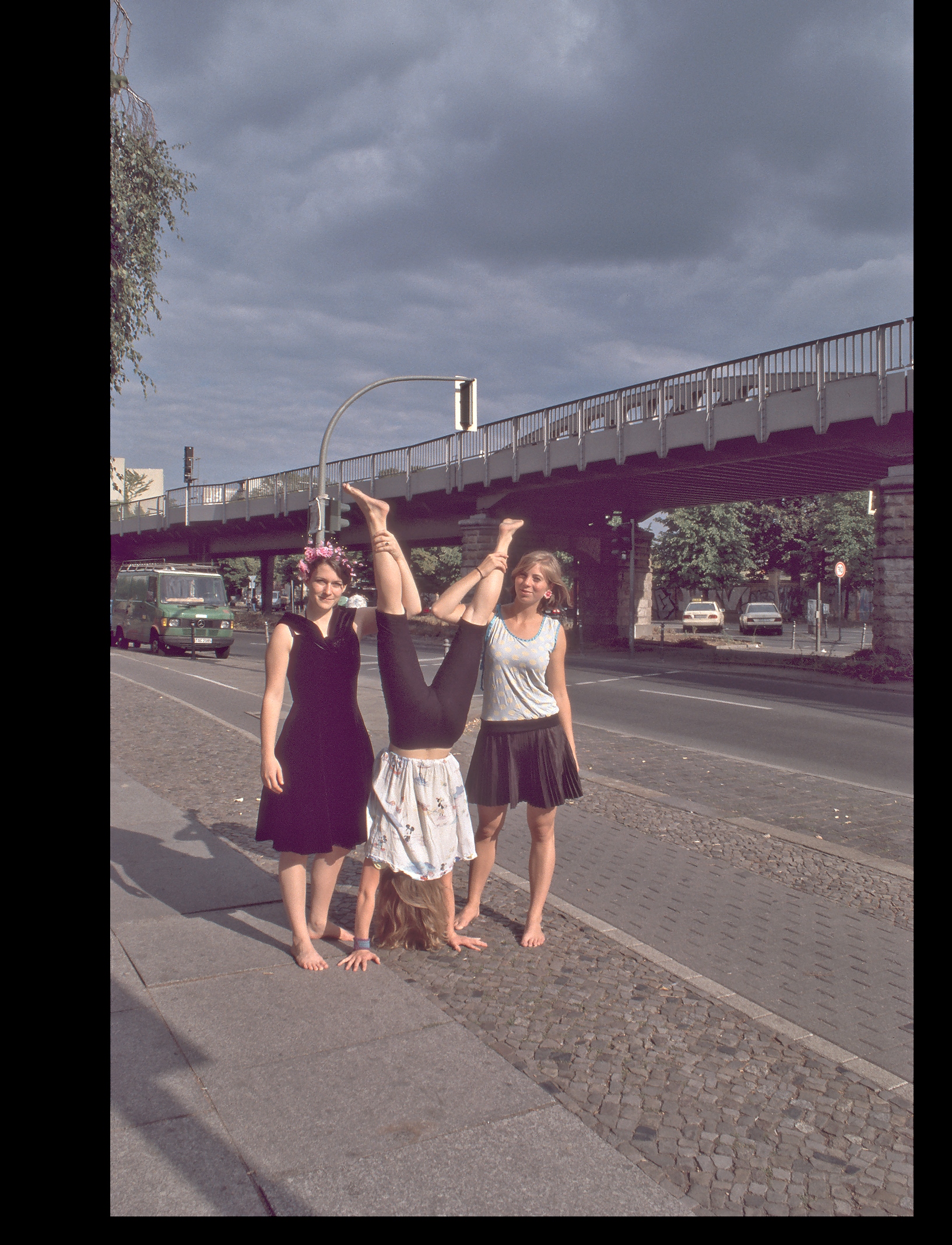 Goerlitzer-Bahnhof--Skalitzer-Strasse--Handstand-am-Lausitzer-Platz--3x-Ueberblende