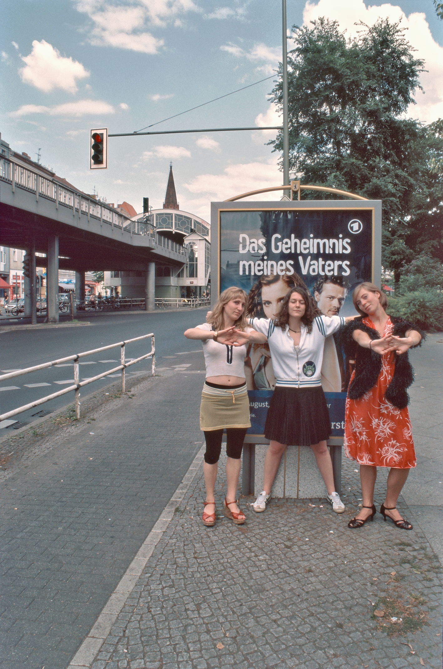 Skalitzer-Strasse-Vaters-Geheimnis-Lachen-Ueberblendbild-A