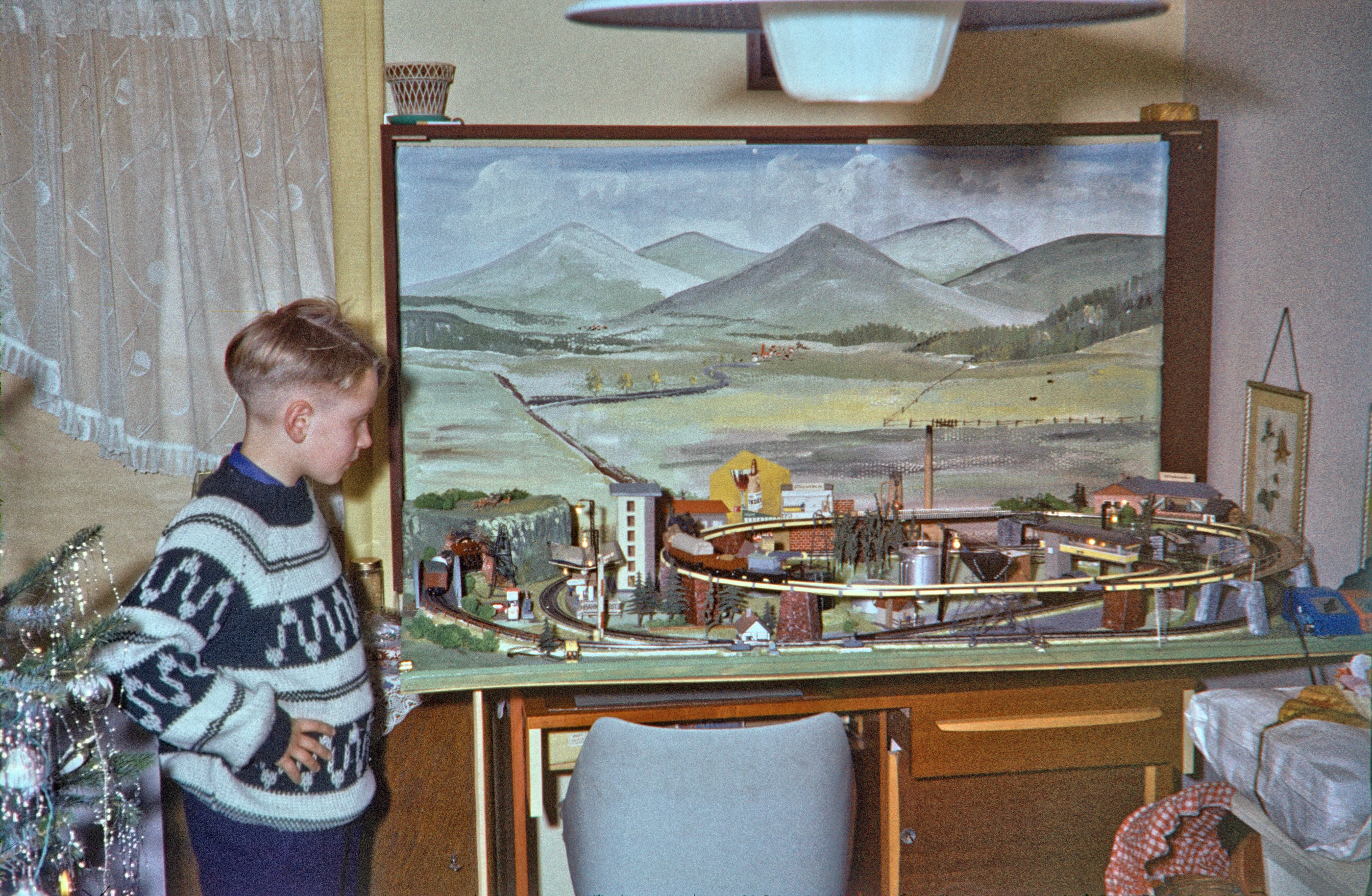 Deutschland, Bonner Republik, Modelleisenbahn im Wohnzimmer