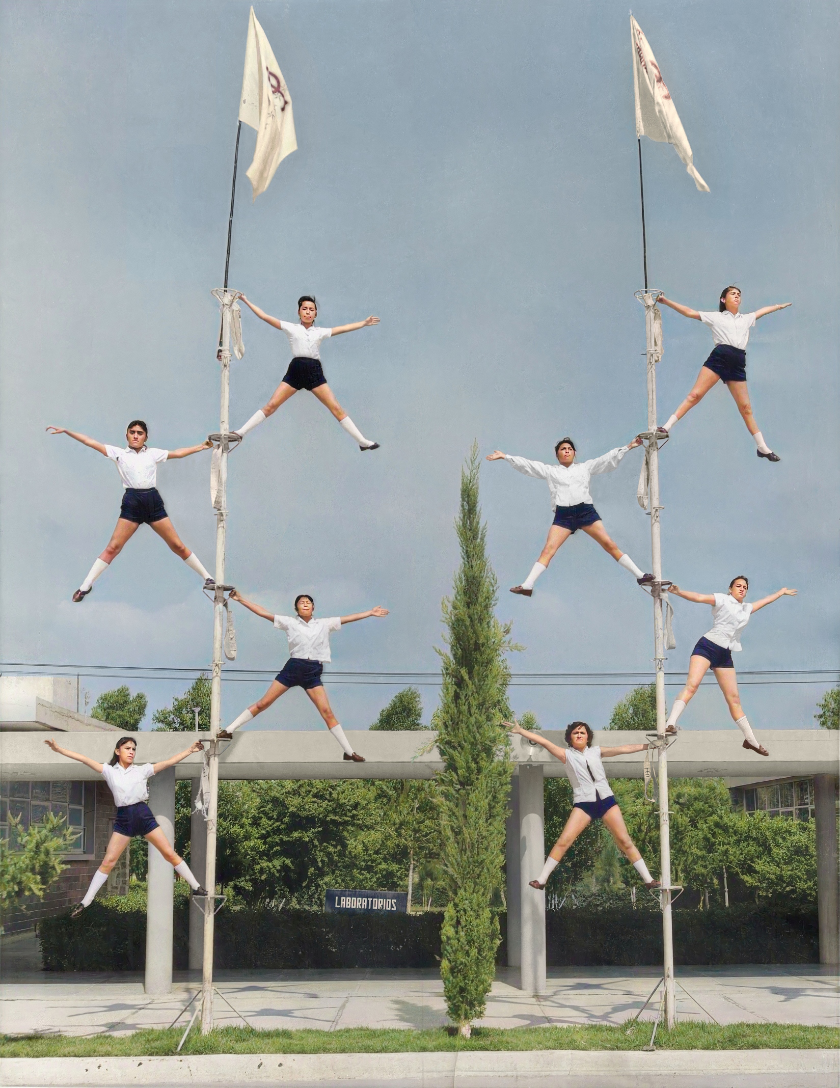 Cheerleader - 70s in green-yellow