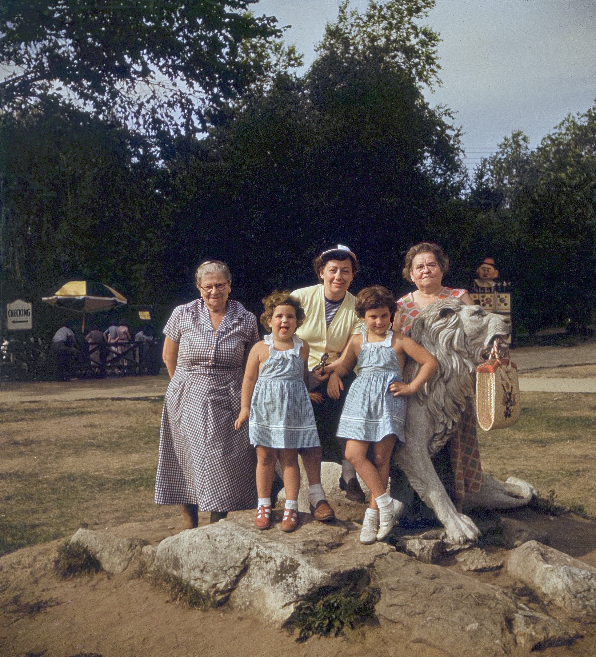 Bensons Animalfarm, Steinloewe