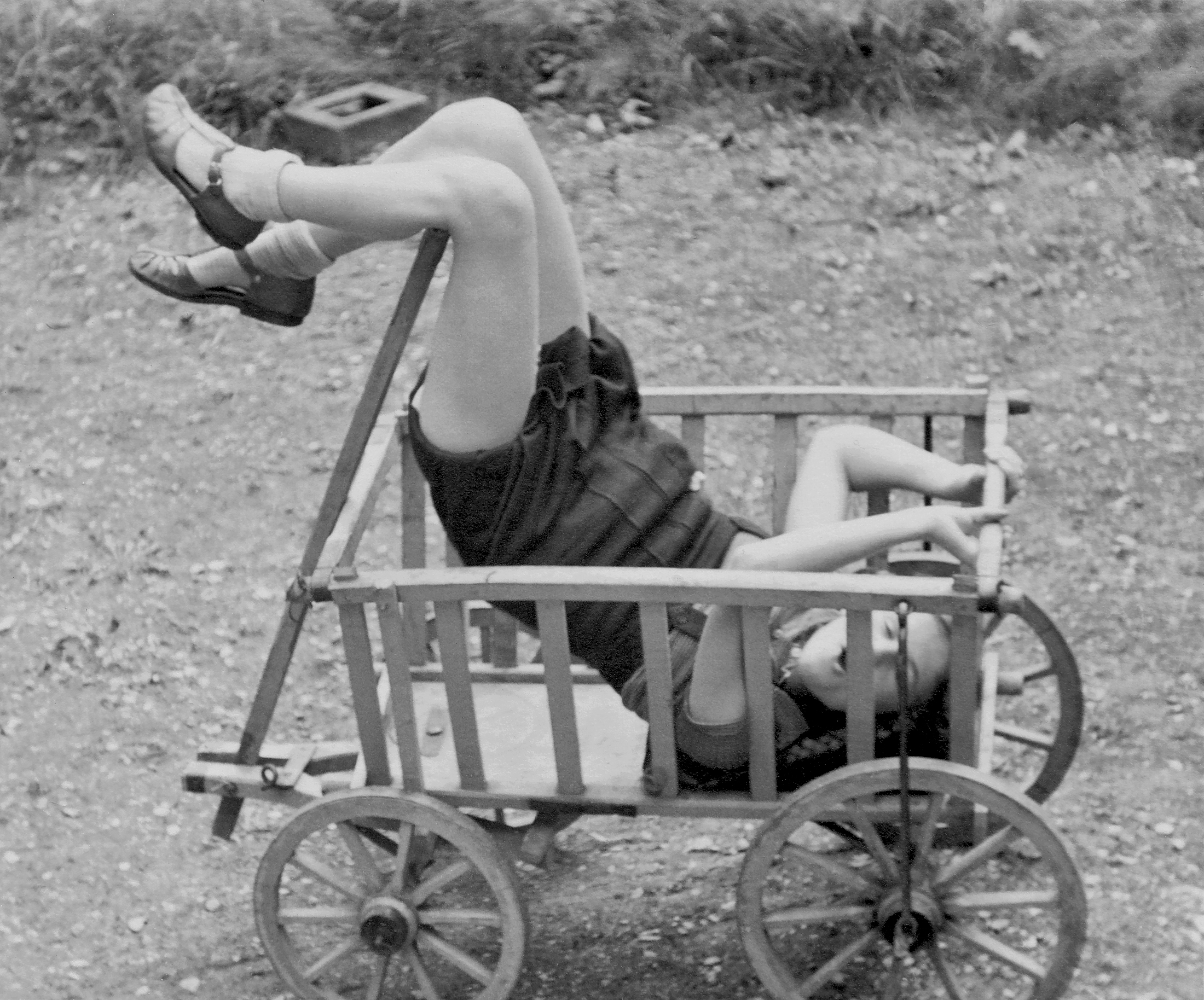 Im Bollerwagen liegend