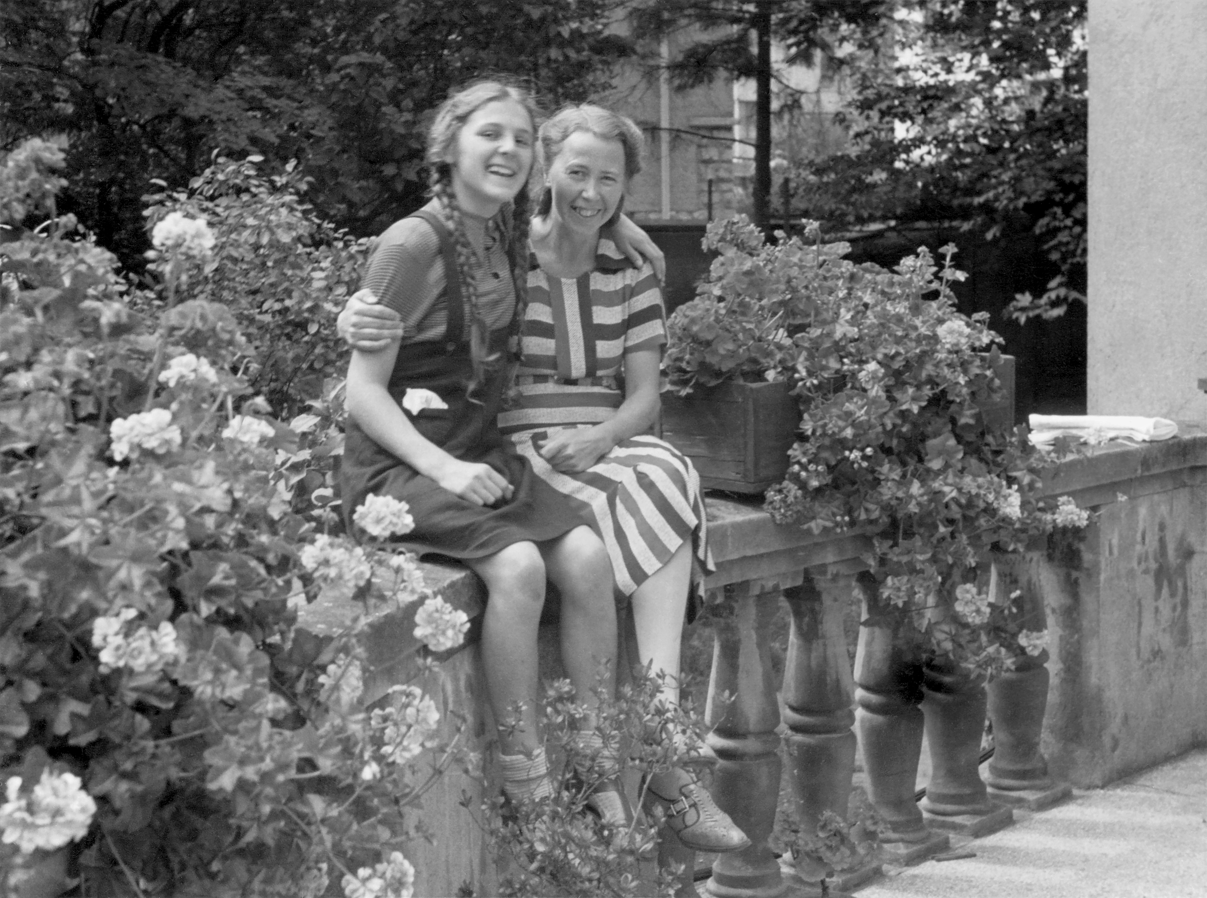 Zusammen auf dem Terrassengelnder