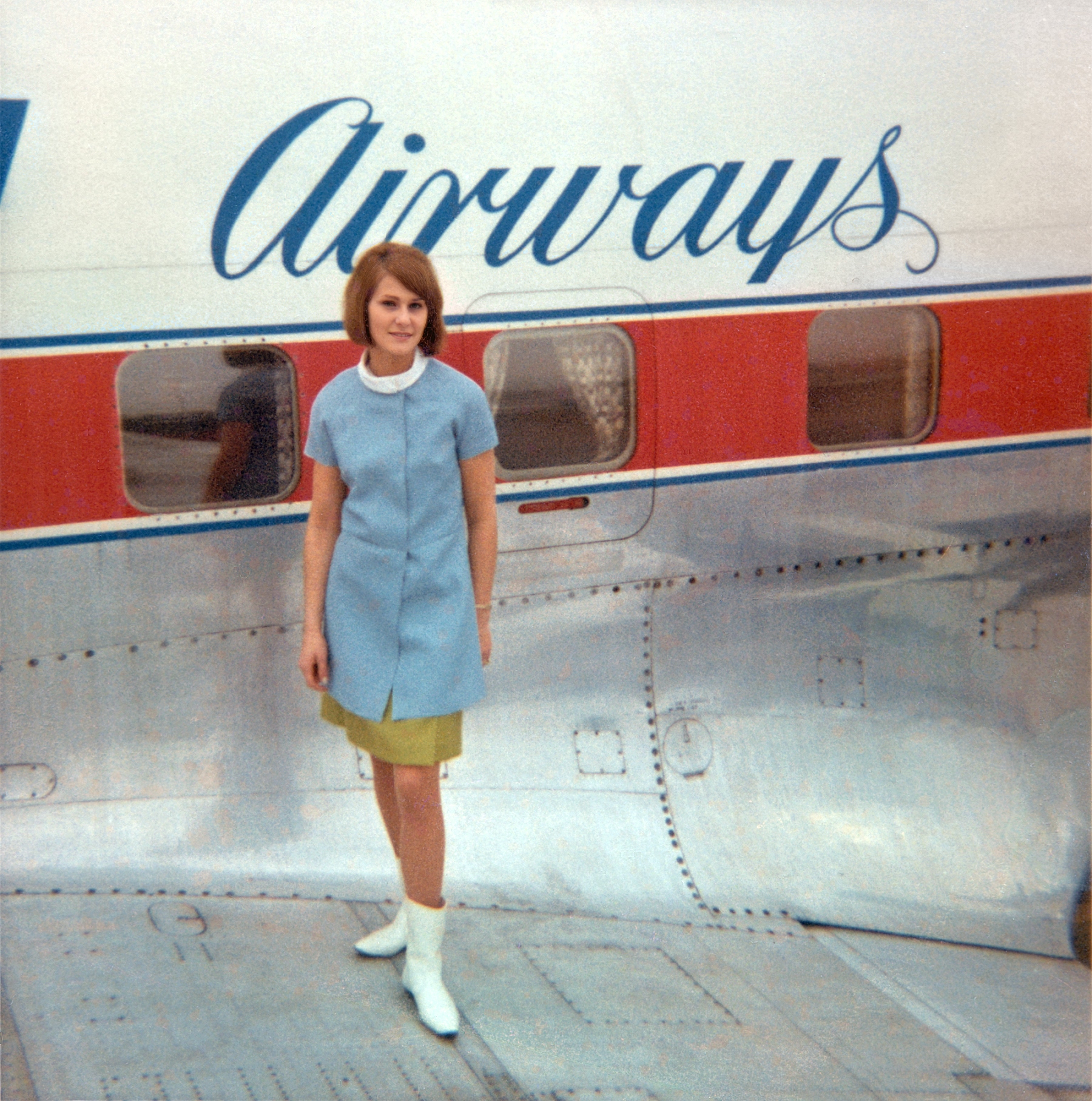 Stewardess Saturn Airlines