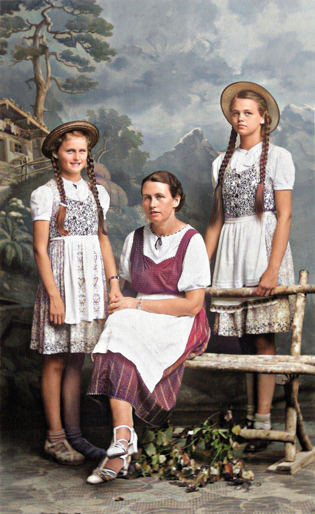 Zwei Schwestern in Mittenwald im Fotostudio